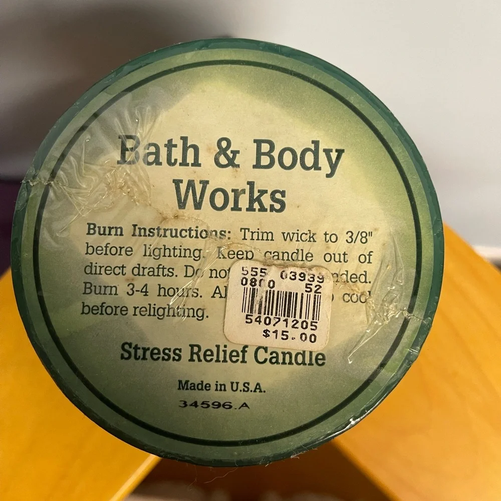 Vintage NWT BBW Stress Relief Candle - Picture 3 of 3